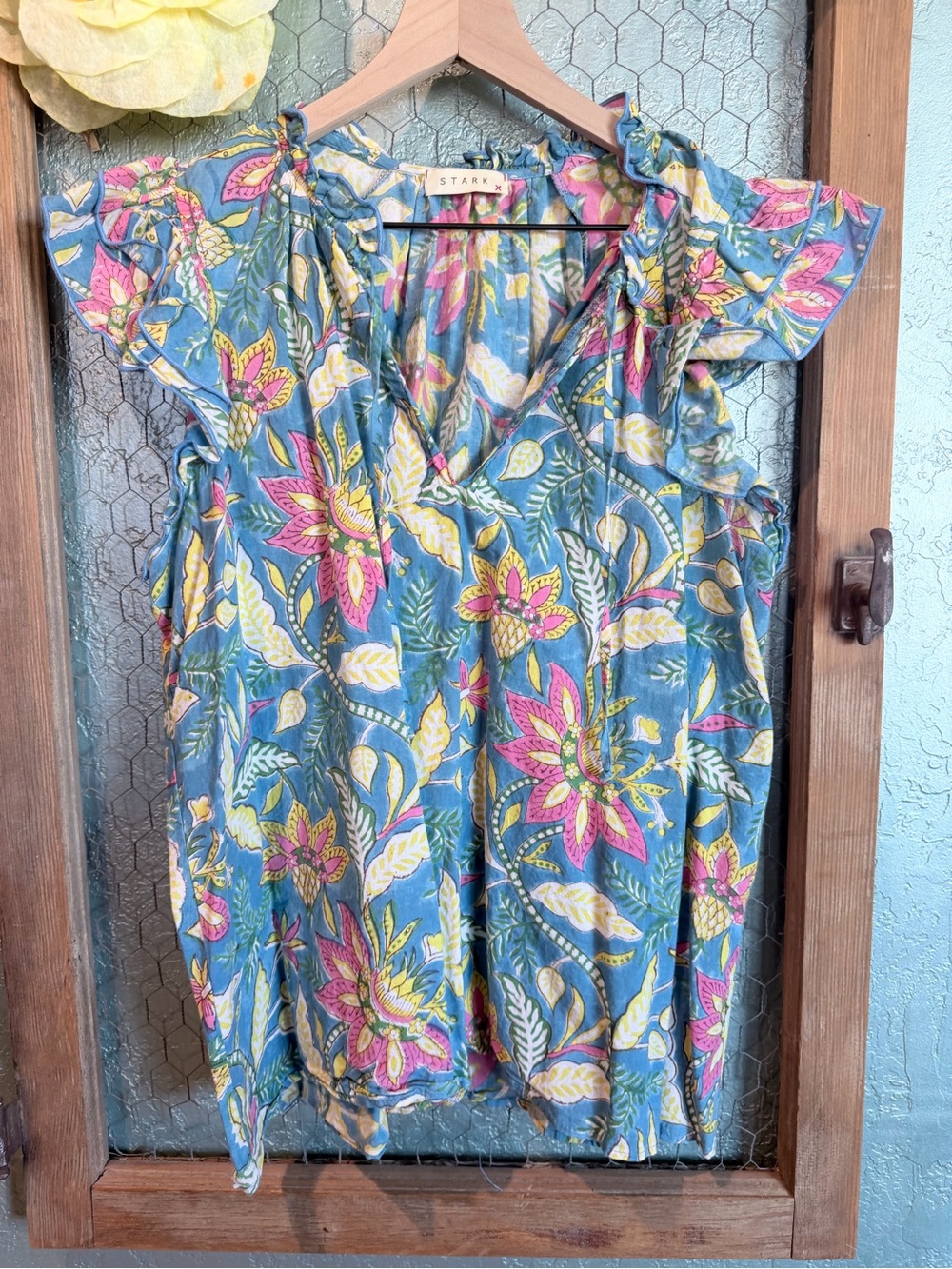 Stark X Floral Ruffle Sleeve Top